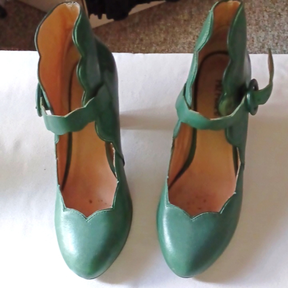 Women's shoes